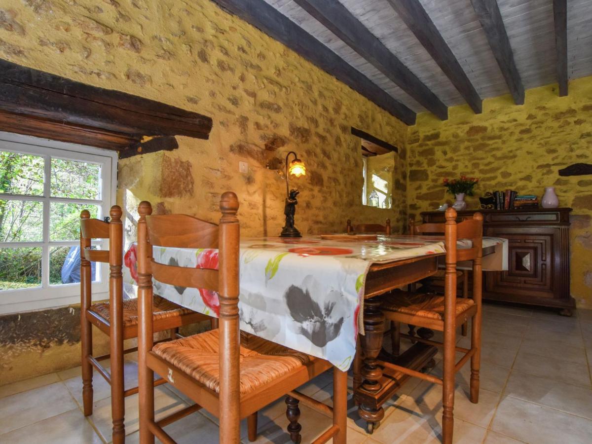 Cosy Holiday Home In Lantheuil With Garden Villefranche-du-Périgord Esterno foto