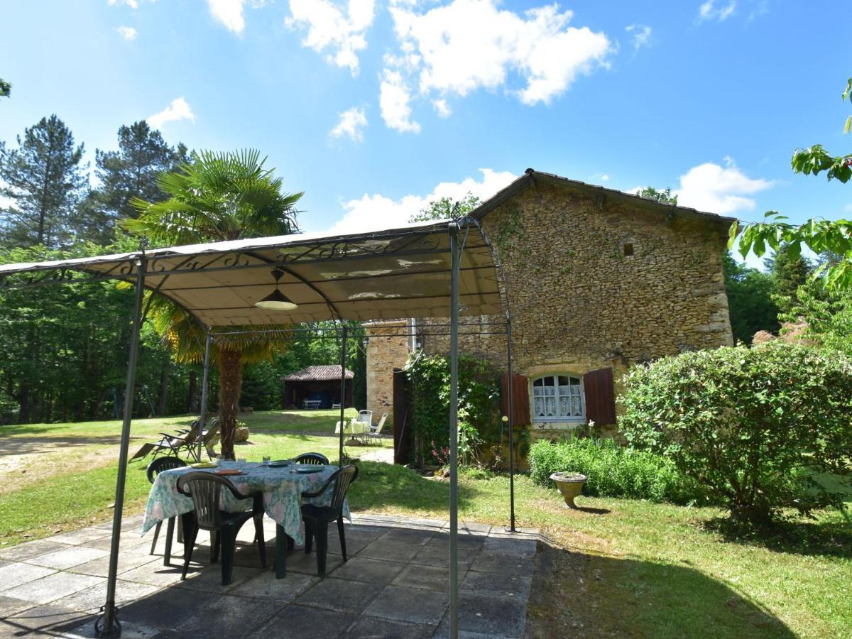 Cosy Holiday Home In Lantheuil With Garden Villefranche-du-Périgord Esterno foto