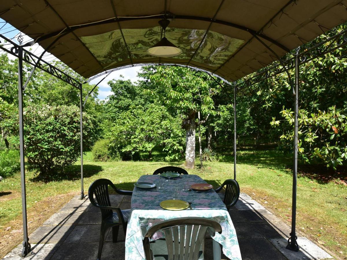 Cosy Holiday Home In Lantheuil With Garden Villefranche-du-Périgord Esterno foto