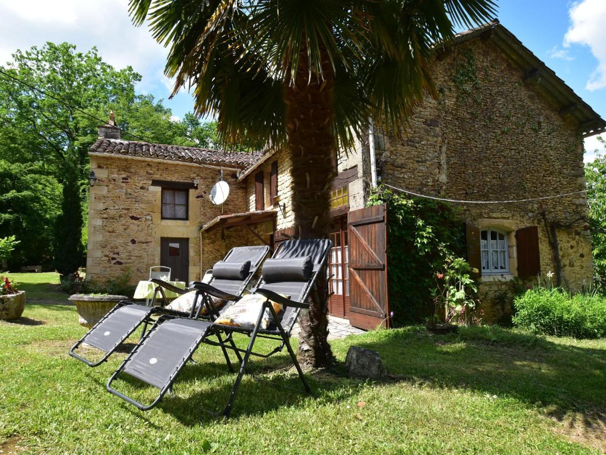 Cosy Holiday Home In Lantheuil With Garden Villefranche-du-Périgord Esterno foto