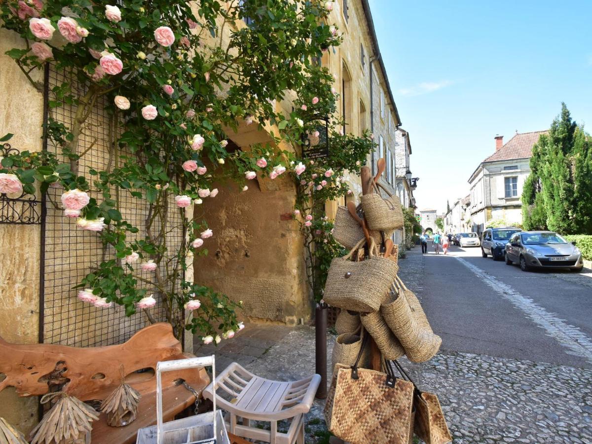 Cosy Holiday Home In Lantheuil With Garden Villefranche-du-Périgord Esterno foto