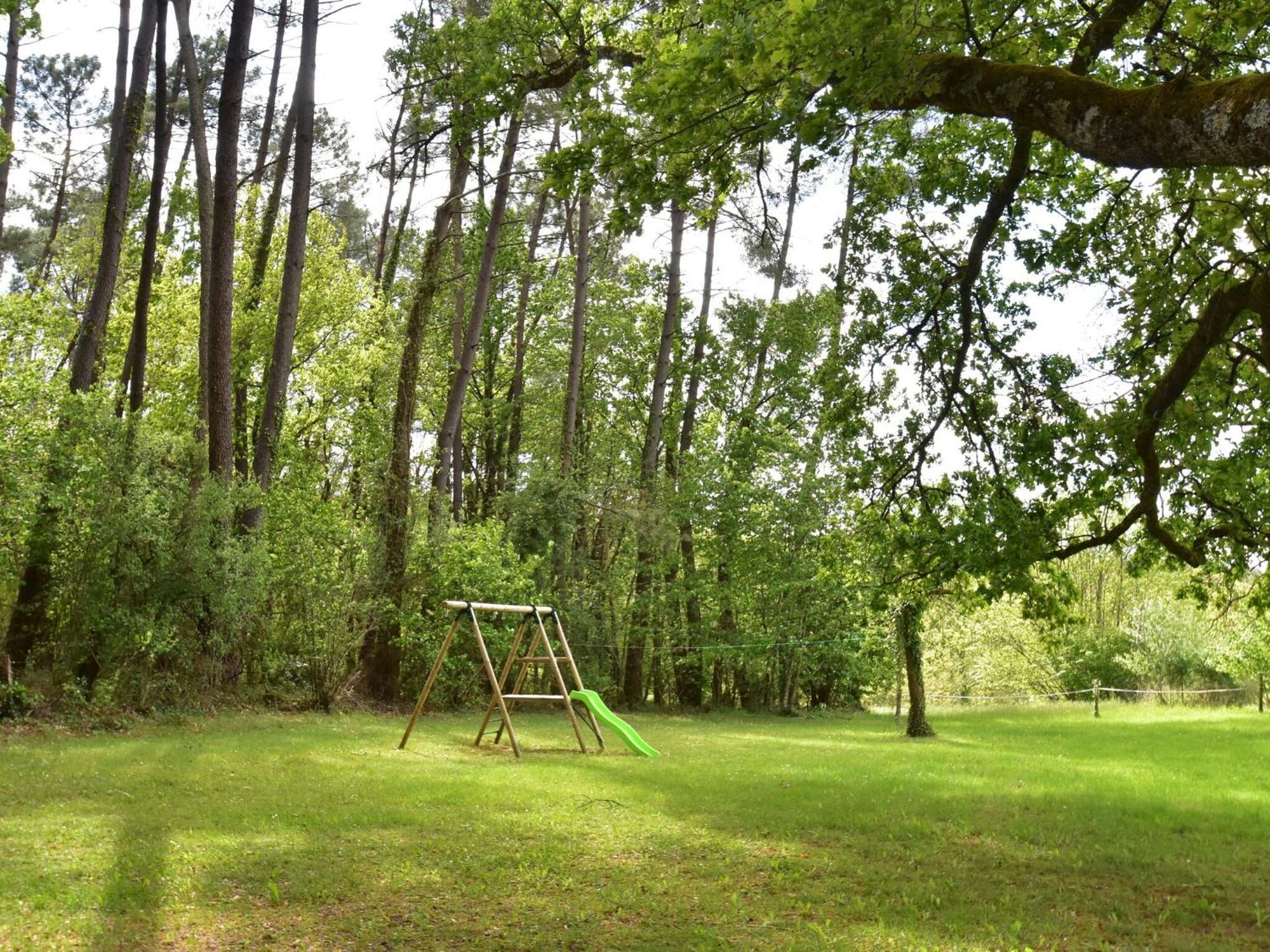 Cosy Holiday Home In Lantheuil With Garden Villefranche-du-Périgord Esterno foto