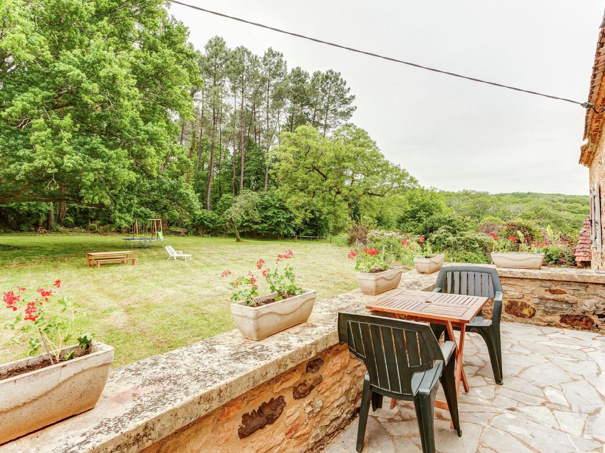 Cosy Holiday Home In Lantheuil With Garden Villefranche-du-Périgord Esterno foto