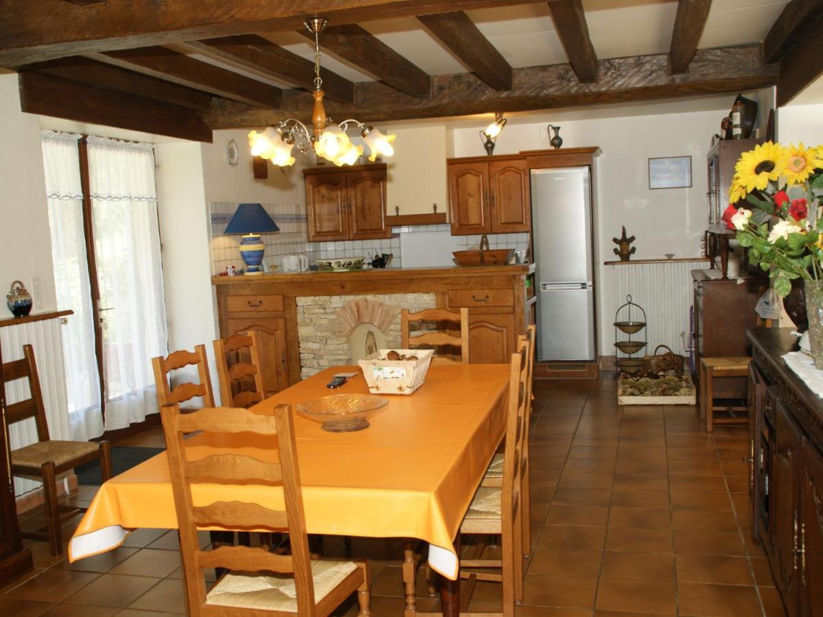Cosy Holiday Home In Lantheuil With Garden Villefranche-du-Périgord Esterno foto